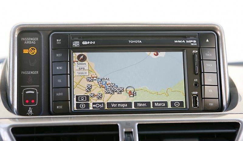 nettleser (900 euro) Toyota iQ inkluderer Bluetooth-tilkobling.
