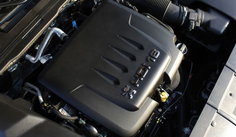 This engine becomes the intermediate level of the diesel range.