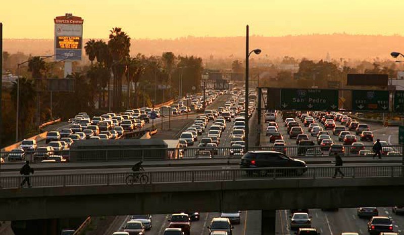 مكسيكو سيتي، المدينة الأكثر اكتظاظا بالسكان في العالم، وتوصف بأنها واحدة من أسوأ بقدر ما تشعر بالقلق حركة المرور.