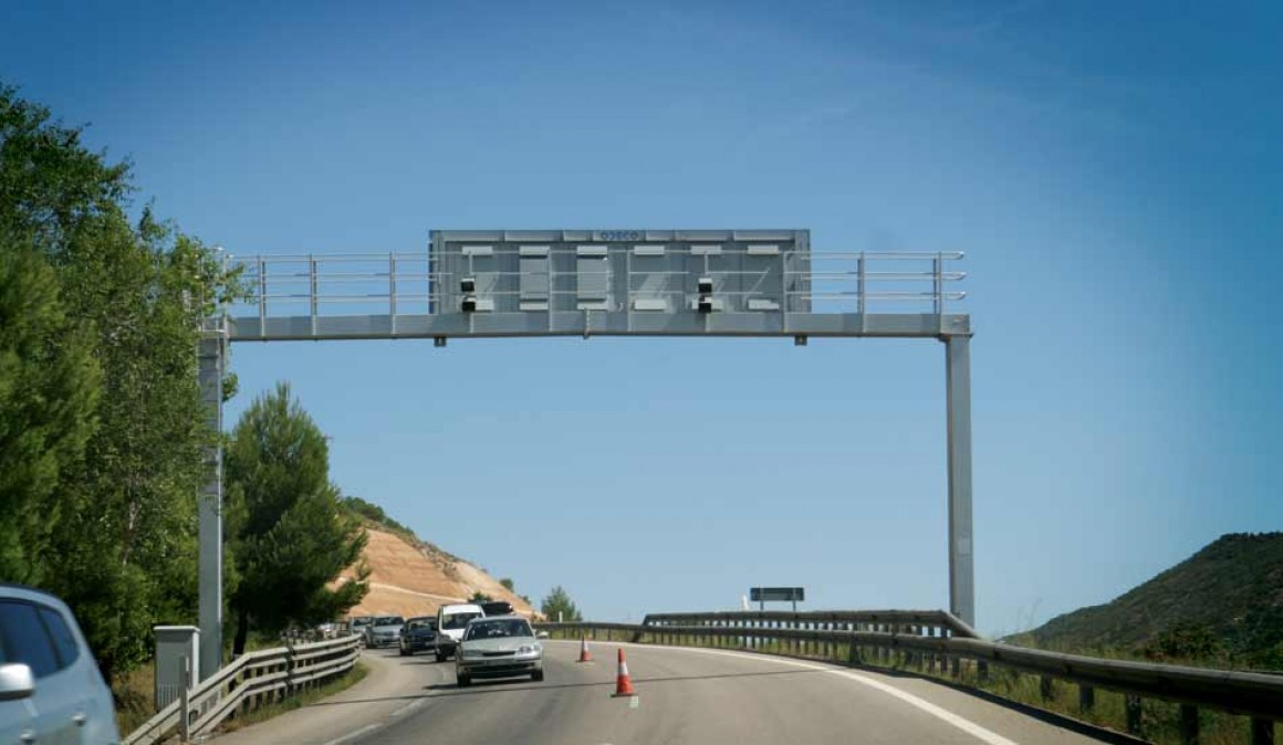Muitos radares e câmeras de trânsito parar de multas na Espanha