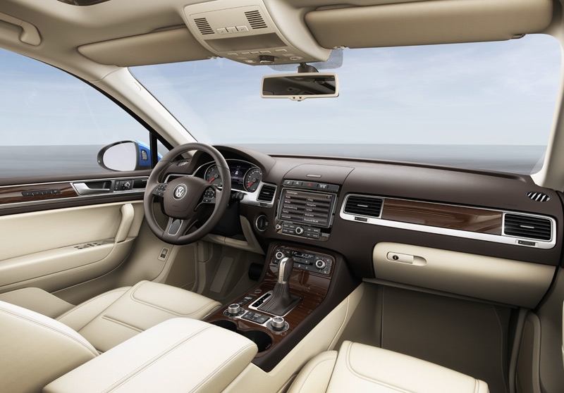 VW Touareg Interior 2014