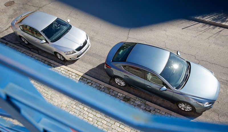 مقارنة: SportSedan Mazda3 الذي SKYACTIV-D 2.2 مقابل سكودا اوكتافيا 2.0 TDI