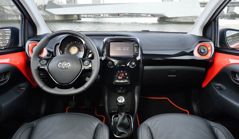 Toyota C-HR Concept, disjuntor híbrido em Paris
