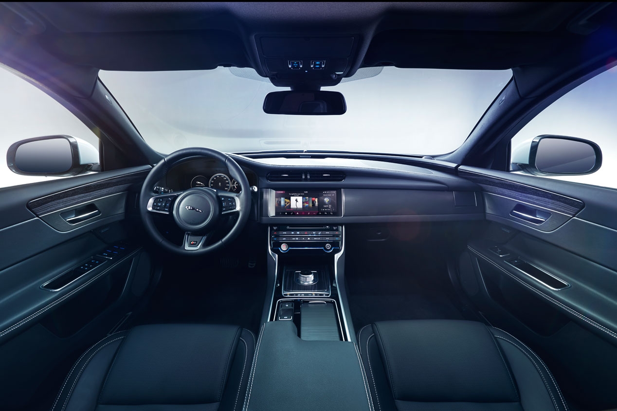 Jaguar XF 2015: kuvia ja dataa toisen sukupolven