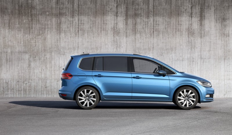 Volkswagen Touran 2015 från 21.500 euro