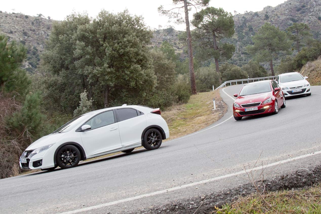 Comparison: Honda Civic 1.6 i-DTEC vs 1.6 CDTi Opel Astra and Peugeot 308 1.6 BlueHDI