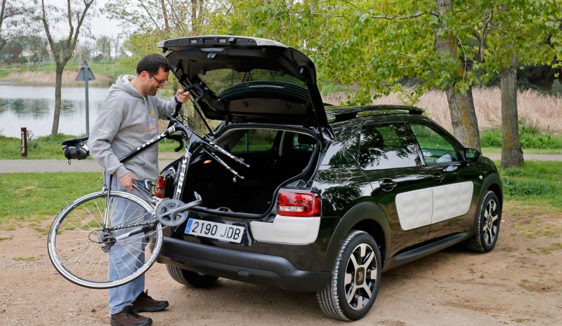 Testi: Citroën C4 Cactus 1,2 Pure Tech 82 hv, kesyttää kaupunki