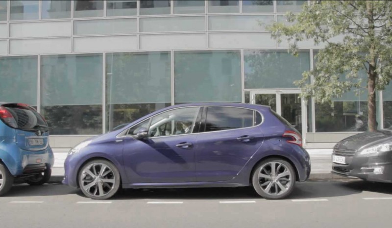 Peugeot aide au stationnement, un jeu d'enfant de stationnement