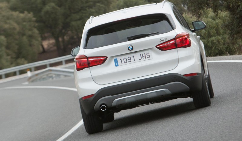 BMW X1 18d, tested front-wheel drive in the small SUV from BMW