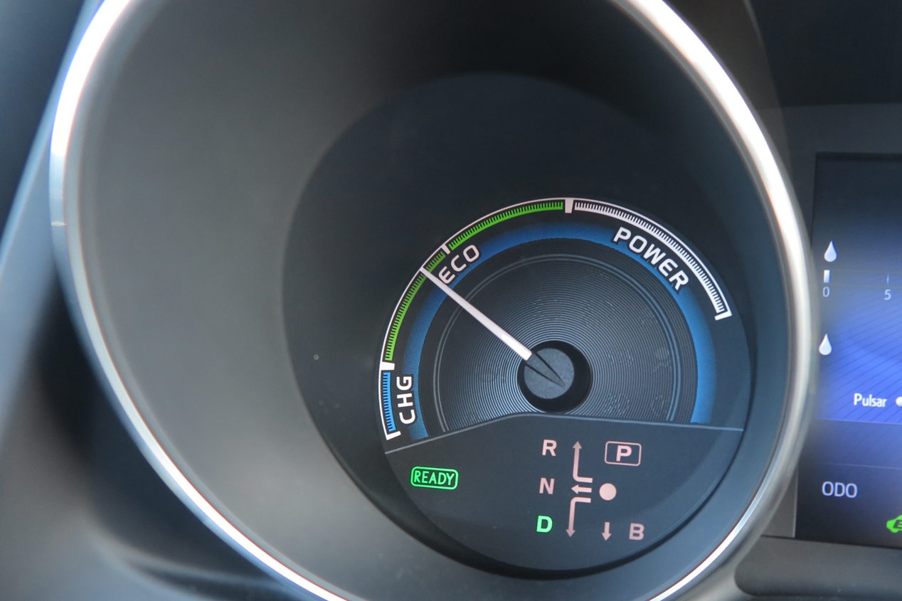 Hur att konsumera mindre med Toyota Auris Hybrid