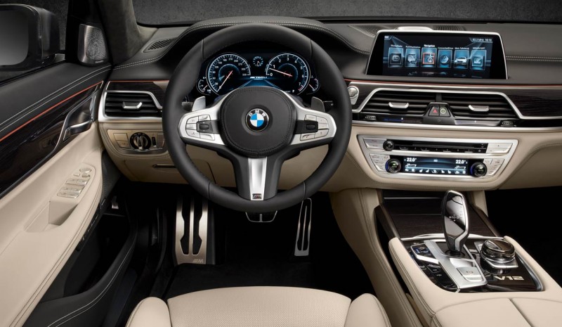 BMW xDrive M760Li, hælde strøm