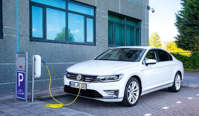 How much you actually spend the new VW Passat GTE?