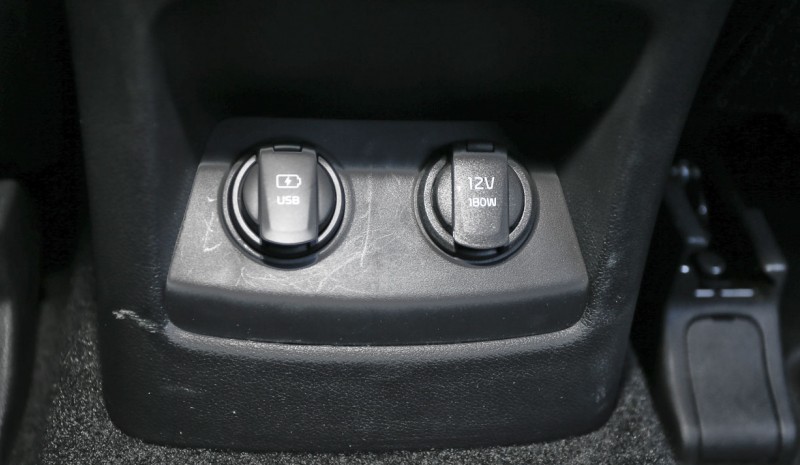 Kia SUV kaksintaistelu Niro - Kia Sportage: mitä sopii minulle Mikä Hybrid vai Diesel?