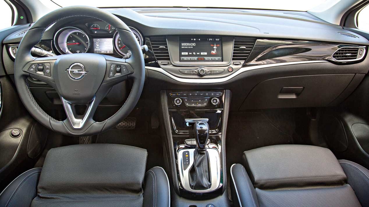 Opel Astra Sports Tourer: Interior