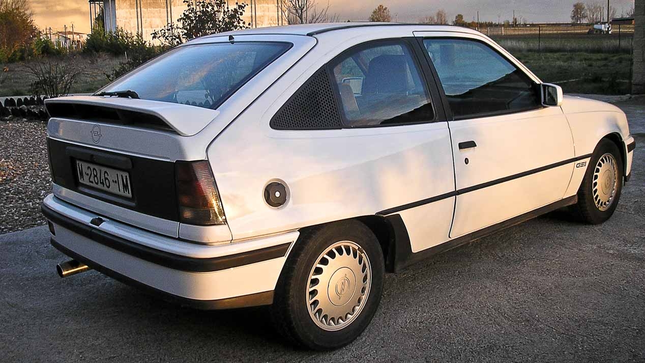 Opel Kadett GSi: una leggenda compatta