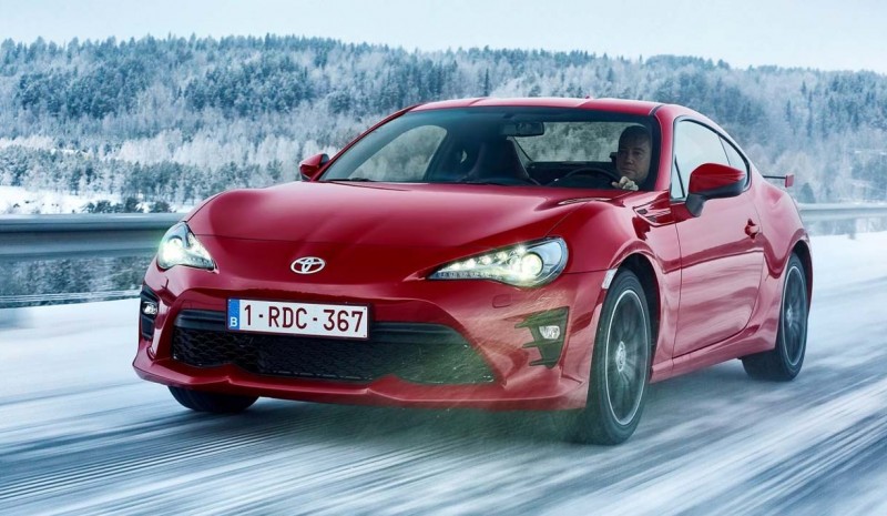 2017 Toyota GT-86 test in the snow