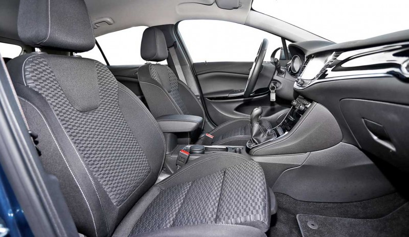 Seat Leon Diesel, Diesel Opel Astra i Toyota Auris hybrydowy, zdjęcia