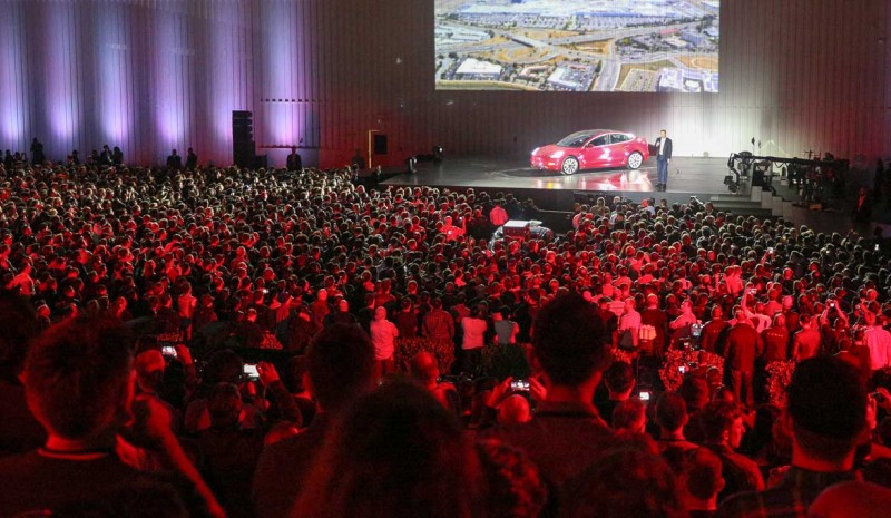 Tesla Model 3, de prijzen en de uitrusting van de nieuwe elektrische auto