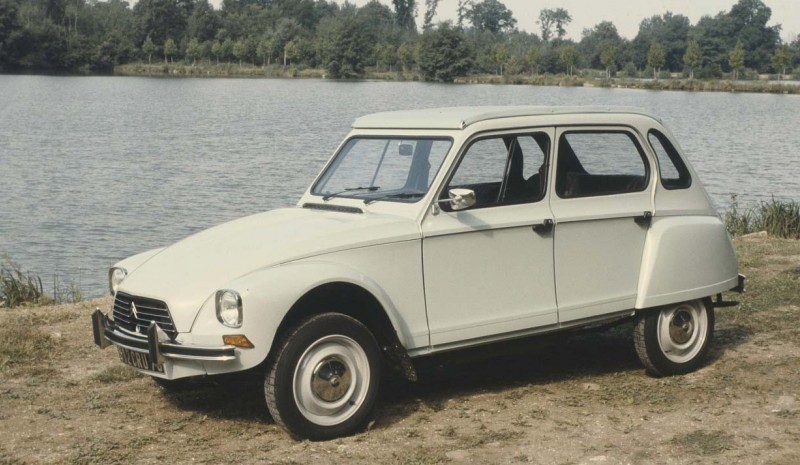 Citroën Dyane kääntyy 50