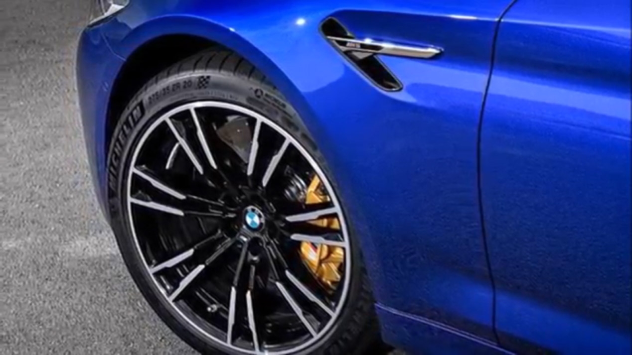 Första bilderna av den framtida BMW M5 2018 ... det mest bestialiska salongen.