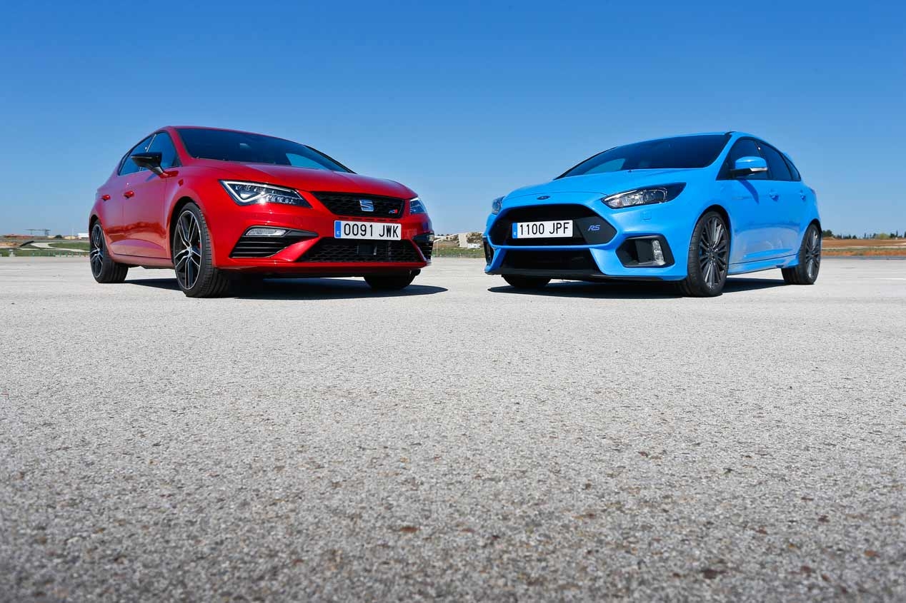compacto desportivo Duel: Ford Focus RS vs Seat Leon Cupra