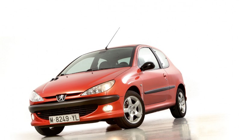 The Peugeot 206 GTi: Photo of small yacht