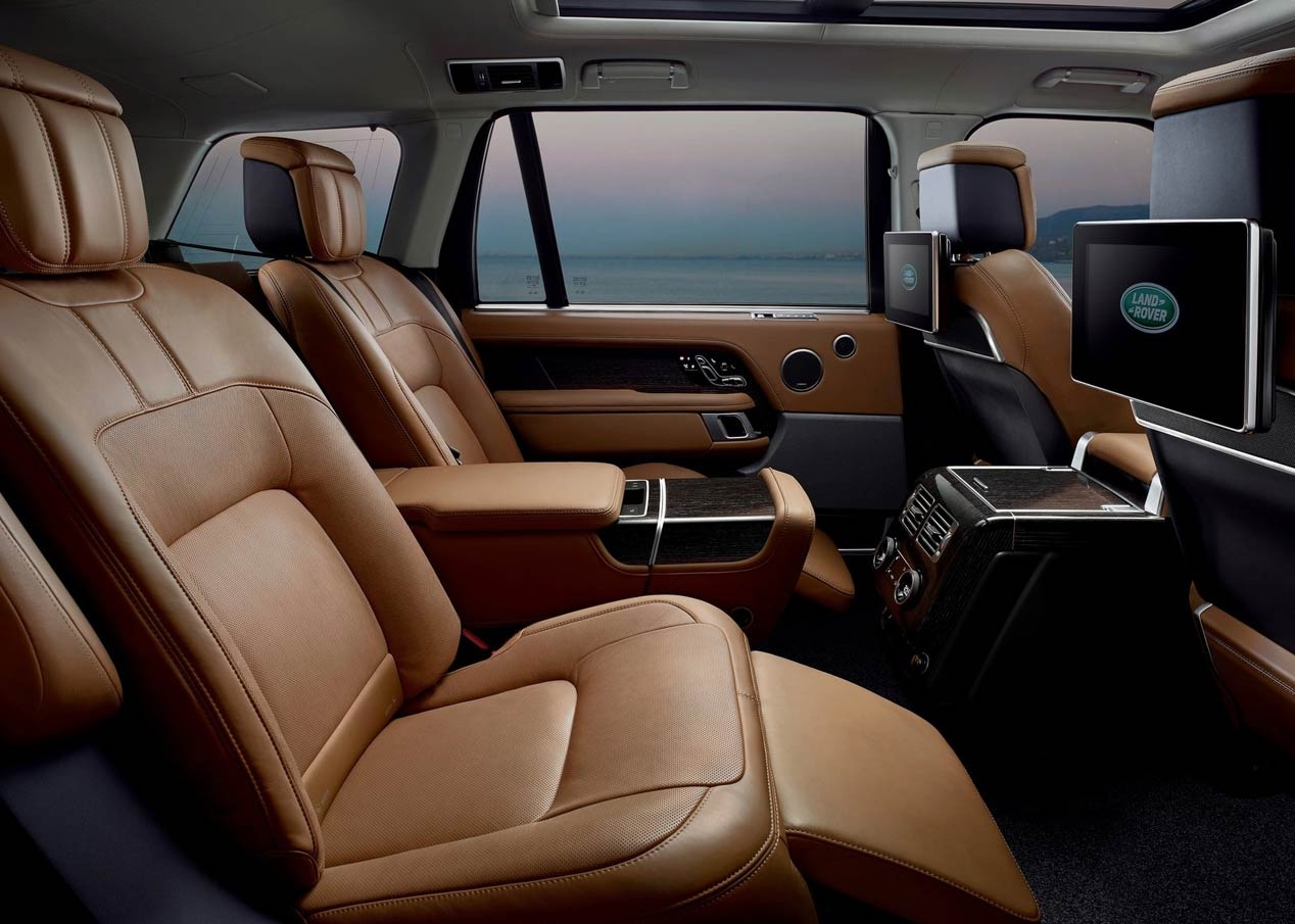 Range Rover 2018 huippuunsa ylellisyyttä ja yksinoikeuden SUV-muodossa