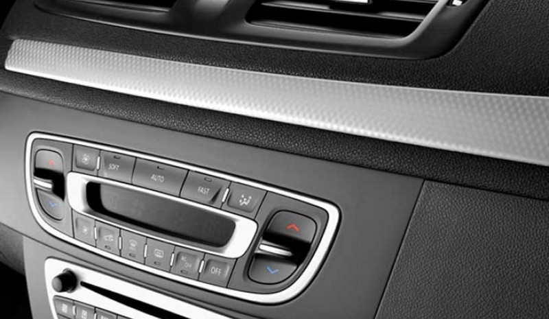 En outre l'air conditionné de la nouvelle Mégane a différentes possibilités en fonction de la version de finition qui est acquise: Expression, ou Dynamique Privilege.