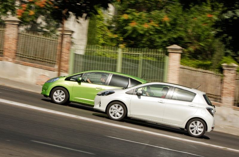 Vergelijking: Honda Jazz Hybrid Toyota Yaris Hybrid vs