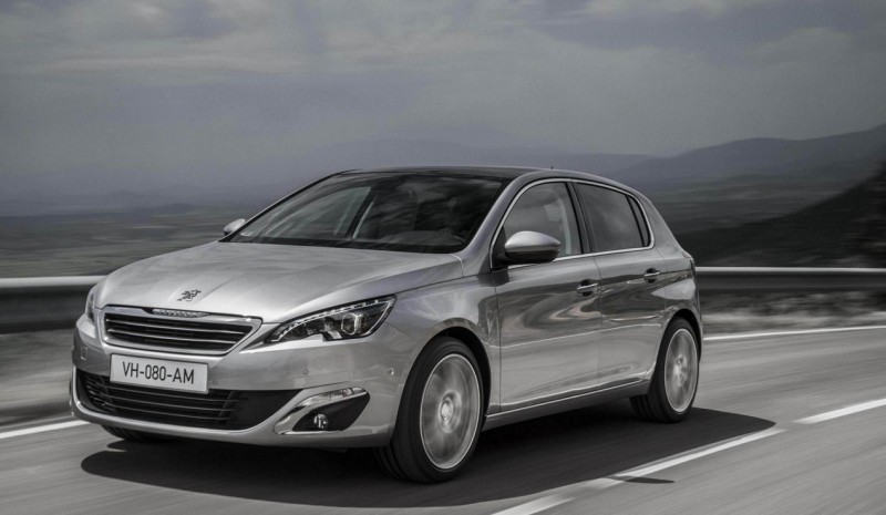 Peugeot 308 1.2 PureTech 130 hp with automatic transmission