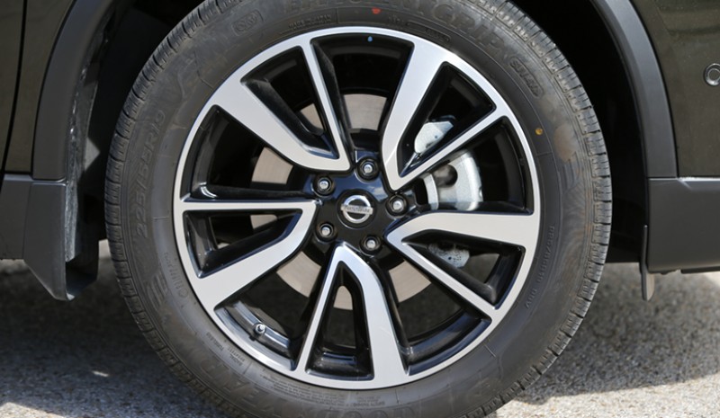 Test: Nissan X-Trail 1.6 dCi 4x4 7 platser, SUV tillvägagångssättet