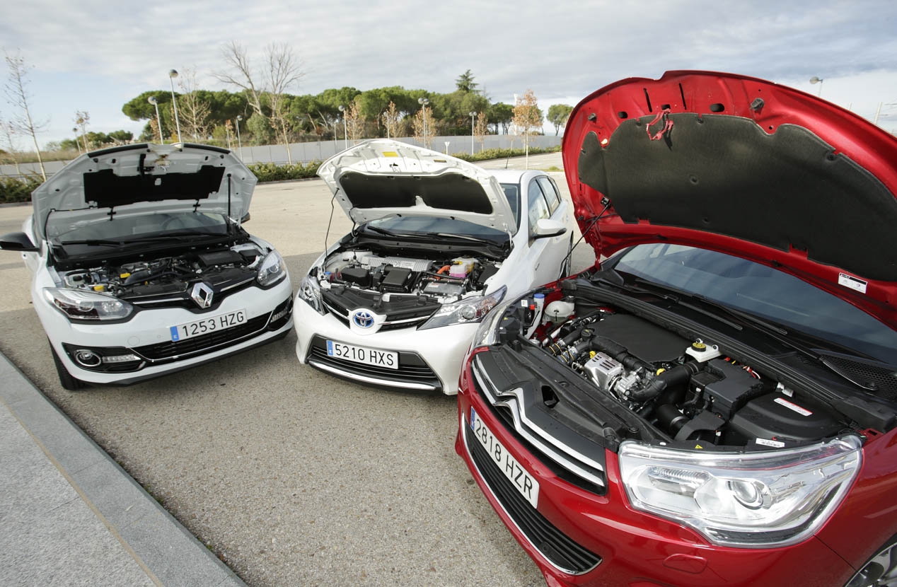 Comparison: Citroën C4 PureTech 130 vs Renault Mégane TCe 130 and Toyota Auris Hybrid