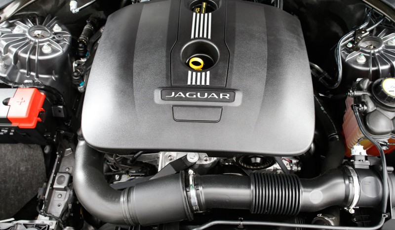 Kontakt: Jaguar XE, en turbo 240 hester verdt