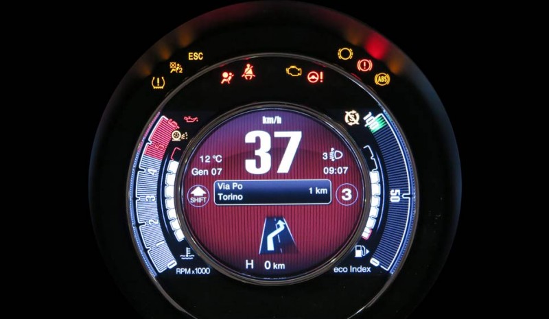 Valgfritt konfigurerbar TFT instrumentering Fiat 500