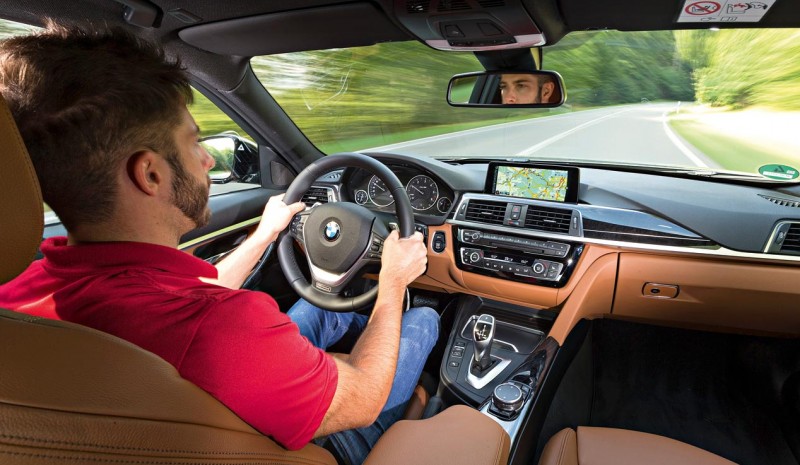 BMW 3 Series و أودي A4، واجه