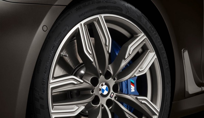 BMW M760Li xDrive, potencia a raudales
