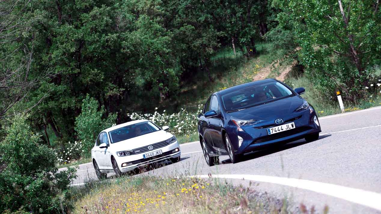 Toyota Prius vs VW Passat 1.6 TDI BlueMotion co jest lepsze?