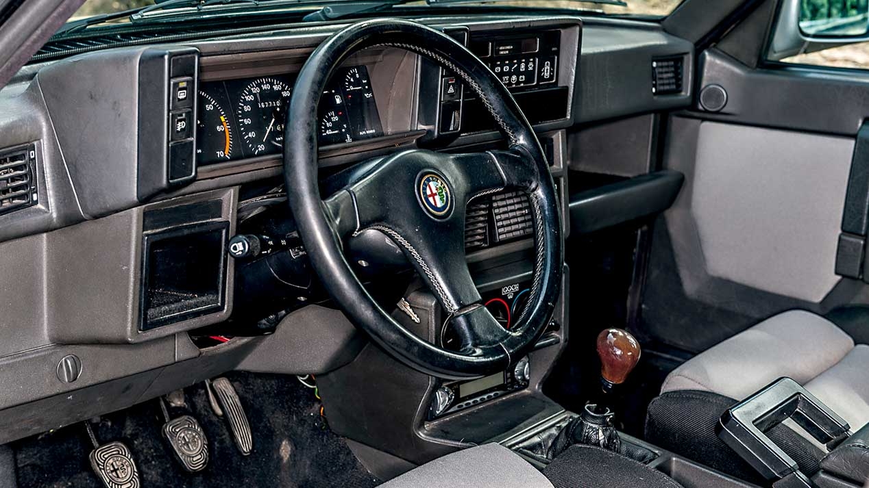 Interiøret Alfa Romeo 75