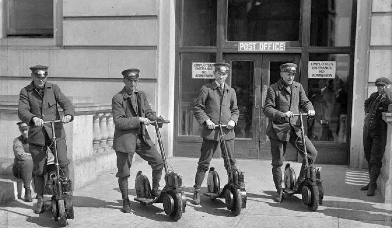 De eerste motor scooter in de geschiedenis heeft meer dan een eeuw