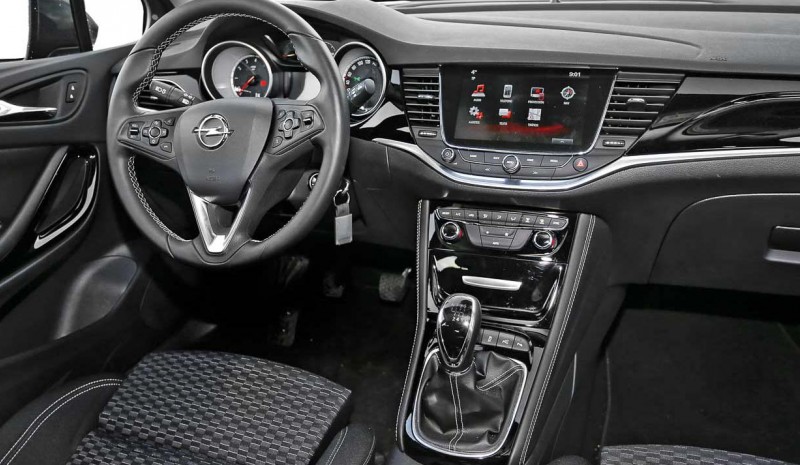 Opel Astra 1,4 Turbo och Seat Leon 1.4