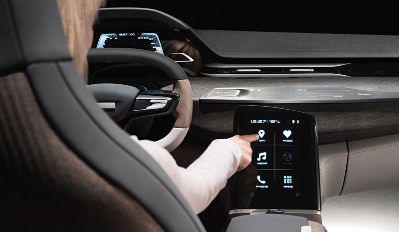 Interiören i bilen i framtiden: anslutna och intelligent