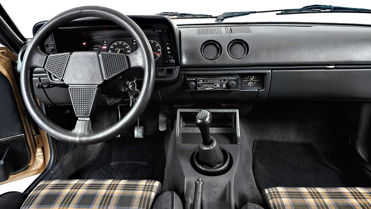 Inside the Opel Manta