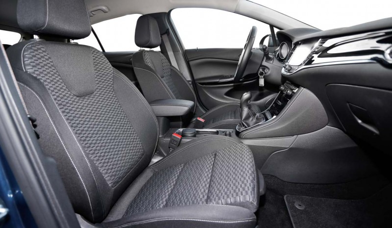 Opel Astra 1.6 CDTi vs Seat Leon 1.6 TDI: ciò compatta è meglio?