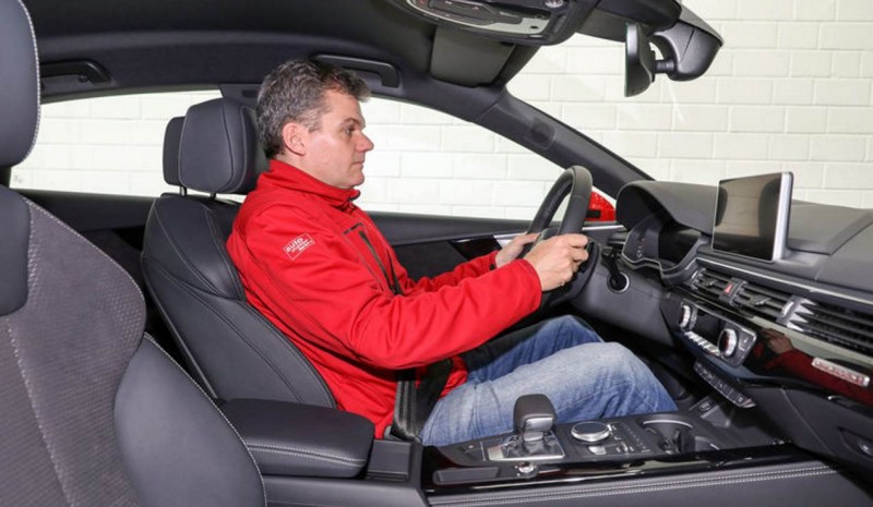 Opel Insignia Grand Sport Audi A5 Sportback foran: hva som er best saloon?