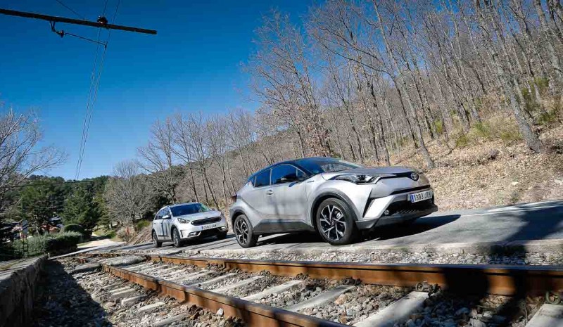 Kia Niro vs Toyota C-HR: SUV, hybride et original