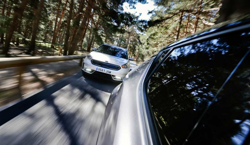 Kia Niro vs Toyota C-HR: SUV, hybrid och original