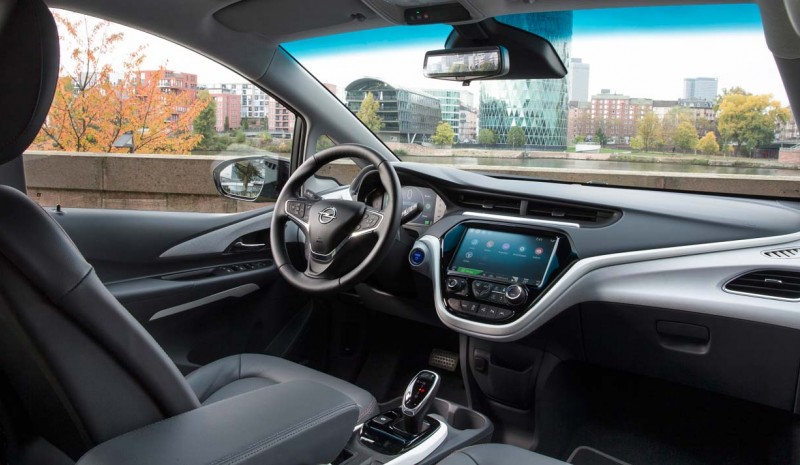 Opel Ampera-e, sähkö- ja 520 km autonomian