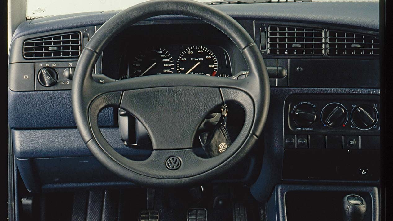 VW Golf VR6: Interior