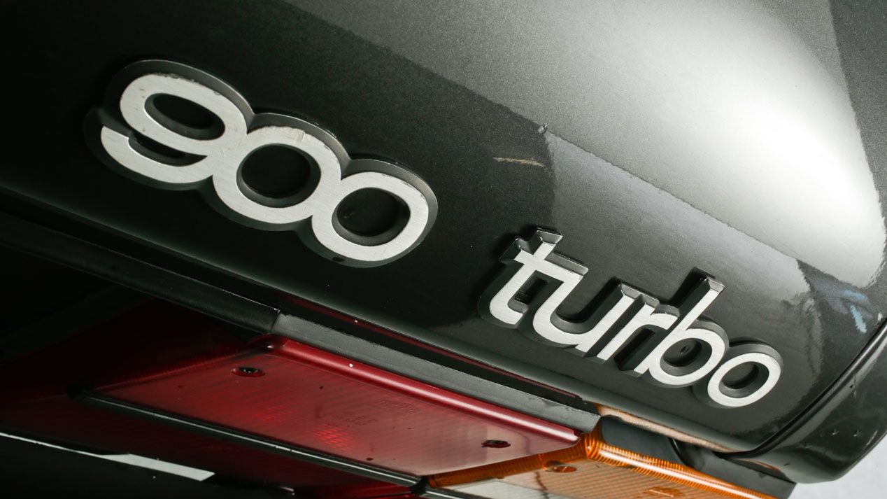Saab 900 Turbo: photos