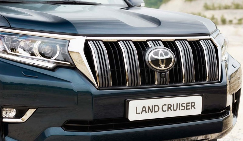 Toyota Land Cruiser 2018 parantaminen laitteiden, turvallisuutta ja teknologiaa